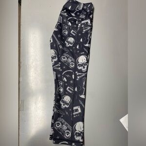 Constantly Varied Gear Rock and Roll Skull Capri Leggings. XS